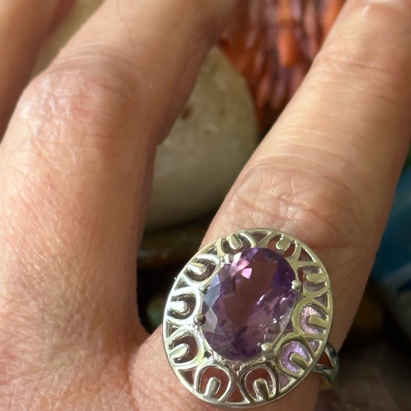 Stunning genuine amethyst sterling silver ring - Picture 7 of 9